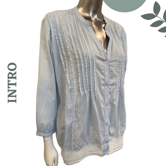 🛍️3/$40 Boho Intro Casual Elegance Button Down Top | Blu Pintuck Blouse | Medium - Picture 3 of 8